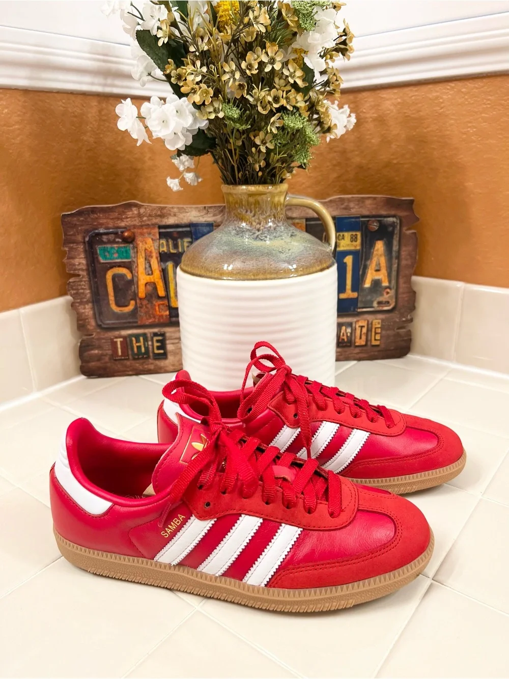 Samba OG, BRIGHT RED w WHITE STRIPES, Women’s Size 8.5-Men’s 7.5, BRAND NEW